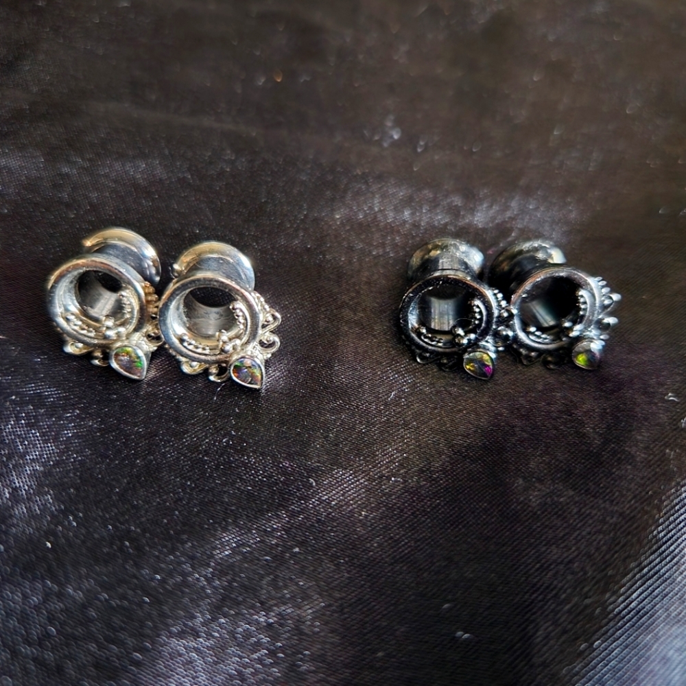 4 pairs of tunnels size 0